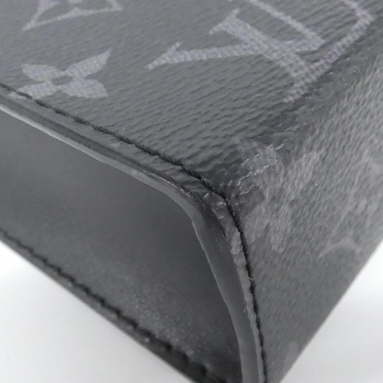 Louis_Vuitton_Monogram_Eclipse_Reverse_Gaston_Wearable_Wallet_M81124_Shoulder_Bag_2