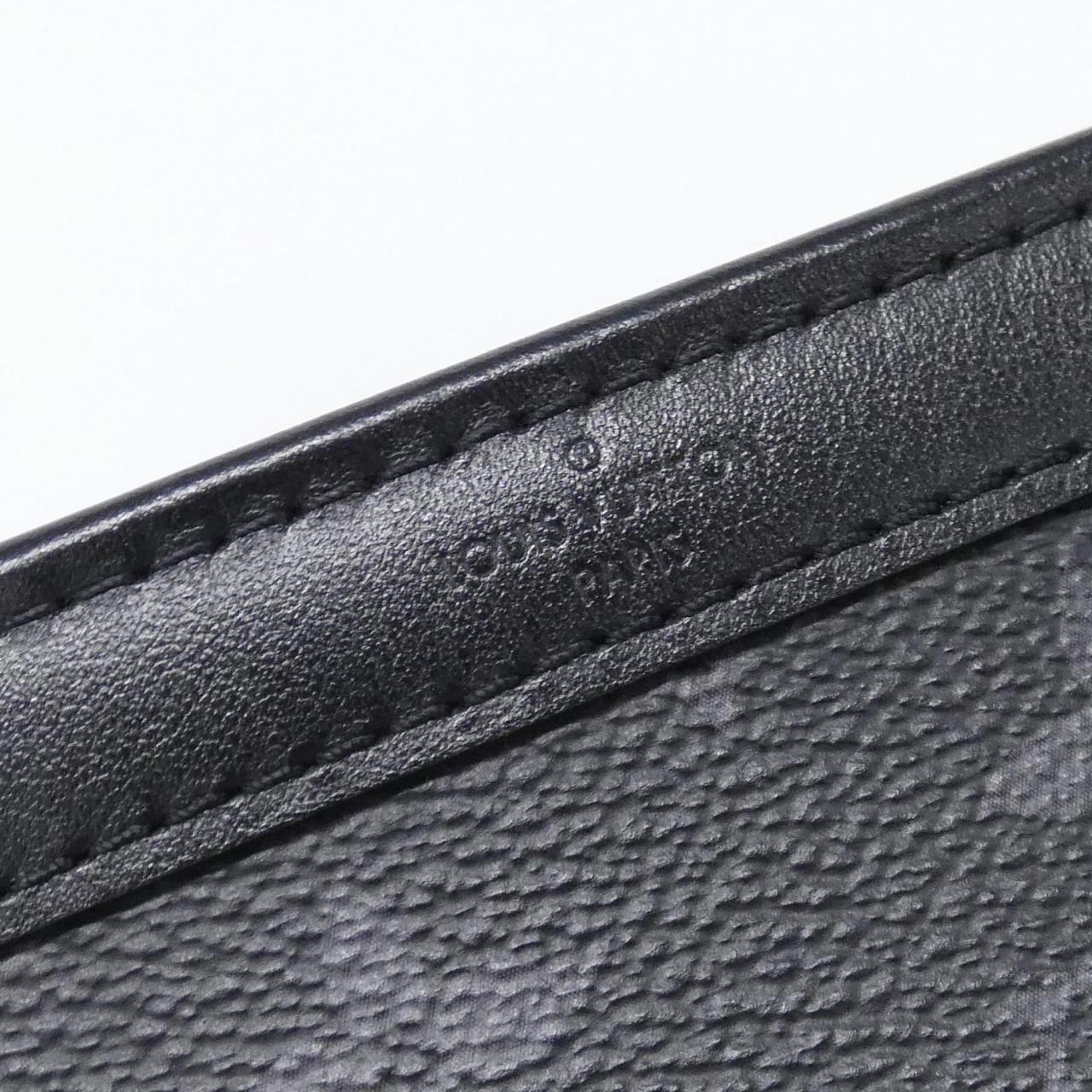 Louis_Vuitton_Monogram_Eclipse_Reverse_Gaston_Wearable_Wallet_M81124_Shoulder_Bag_3