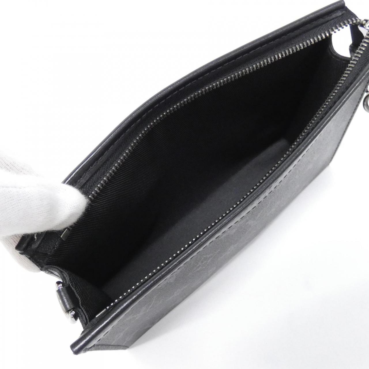 Louis_Vuitton_Monogram_Eclipse_Reverse_Gaston_Wearable_Wallet_M81124_Shoulder_Bag_5