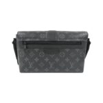 Louis_Vuitton_Monogram_Eclipse_S_Cape_Messenger_M46794_Shoulder_Bag_2