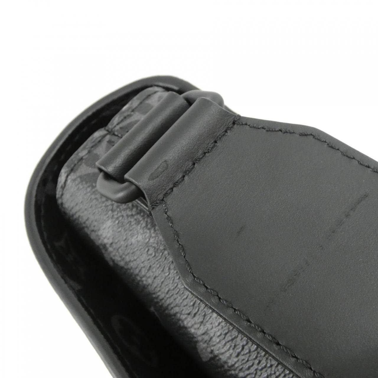 Louis_Vuitton_Monogram_Eclipse_S_Cape_Messenger_M46794_Shoulder_Bag_7