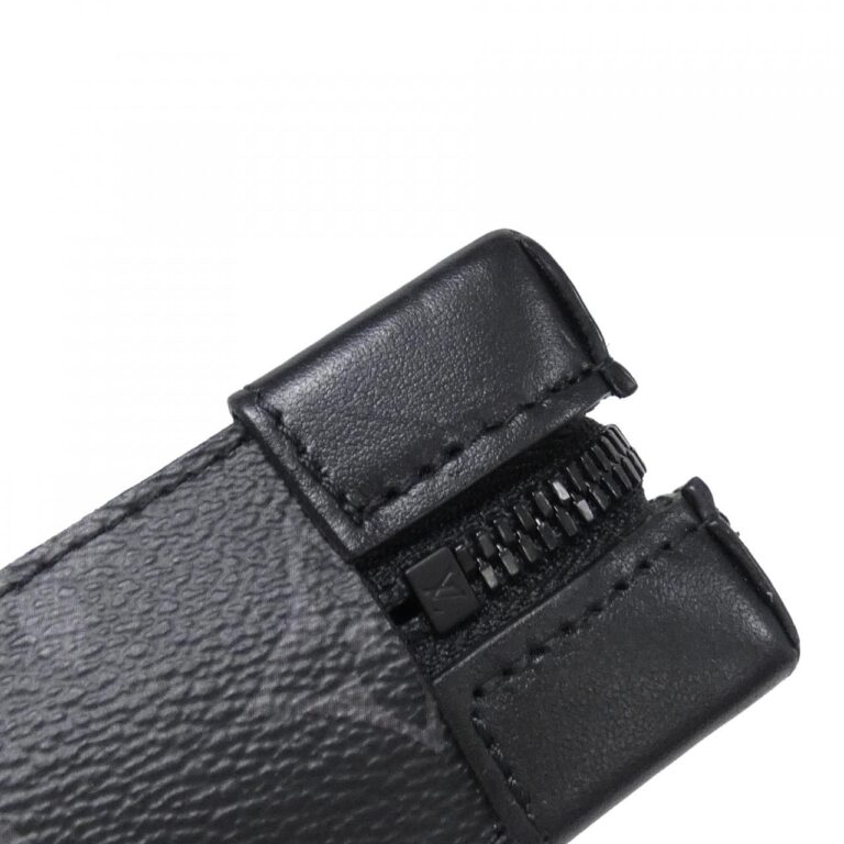 Louis_Vuitton_Monogram_Eclipse_Soft_Trunk_Wallet_M69838_Shoulder_Bag_1