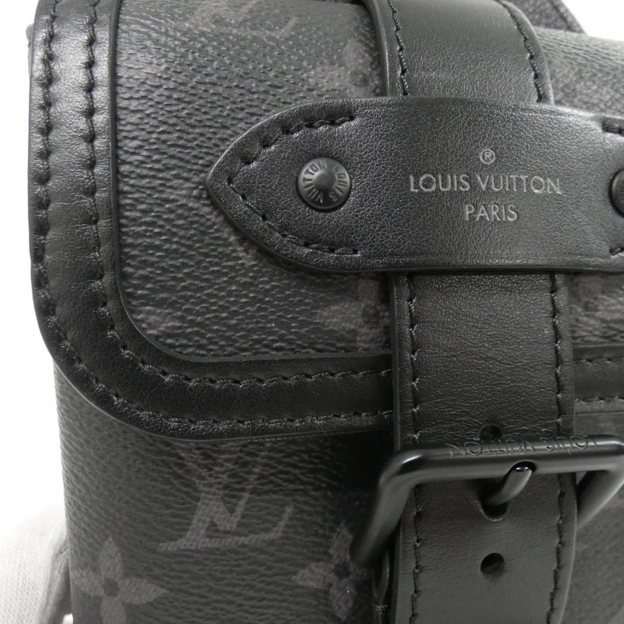 Louis_Vuitton_Monogram_Eclipse_Soufflot_Sling_Bag_M45912_Shoulder_Bag_4