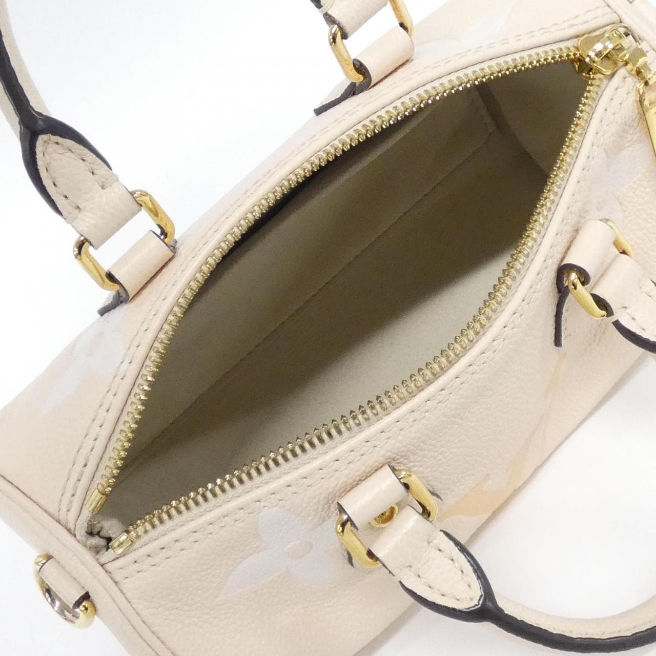 Louis_Vuitton_Monogram_Empreinte_By_The_Pool_Papillon_BB_M45708_肩背袋_5