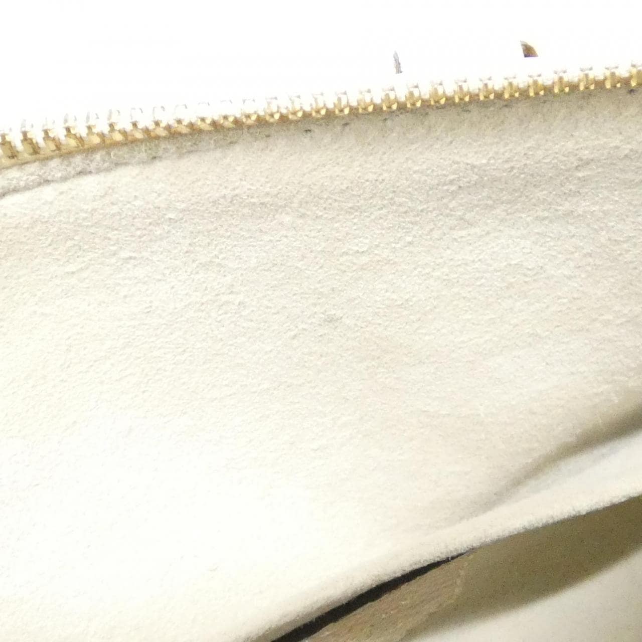 Louis_Vuitton_Monogram_Empreinte_By_The_Pool_Papillon_BB_M45708_肩背袋_6