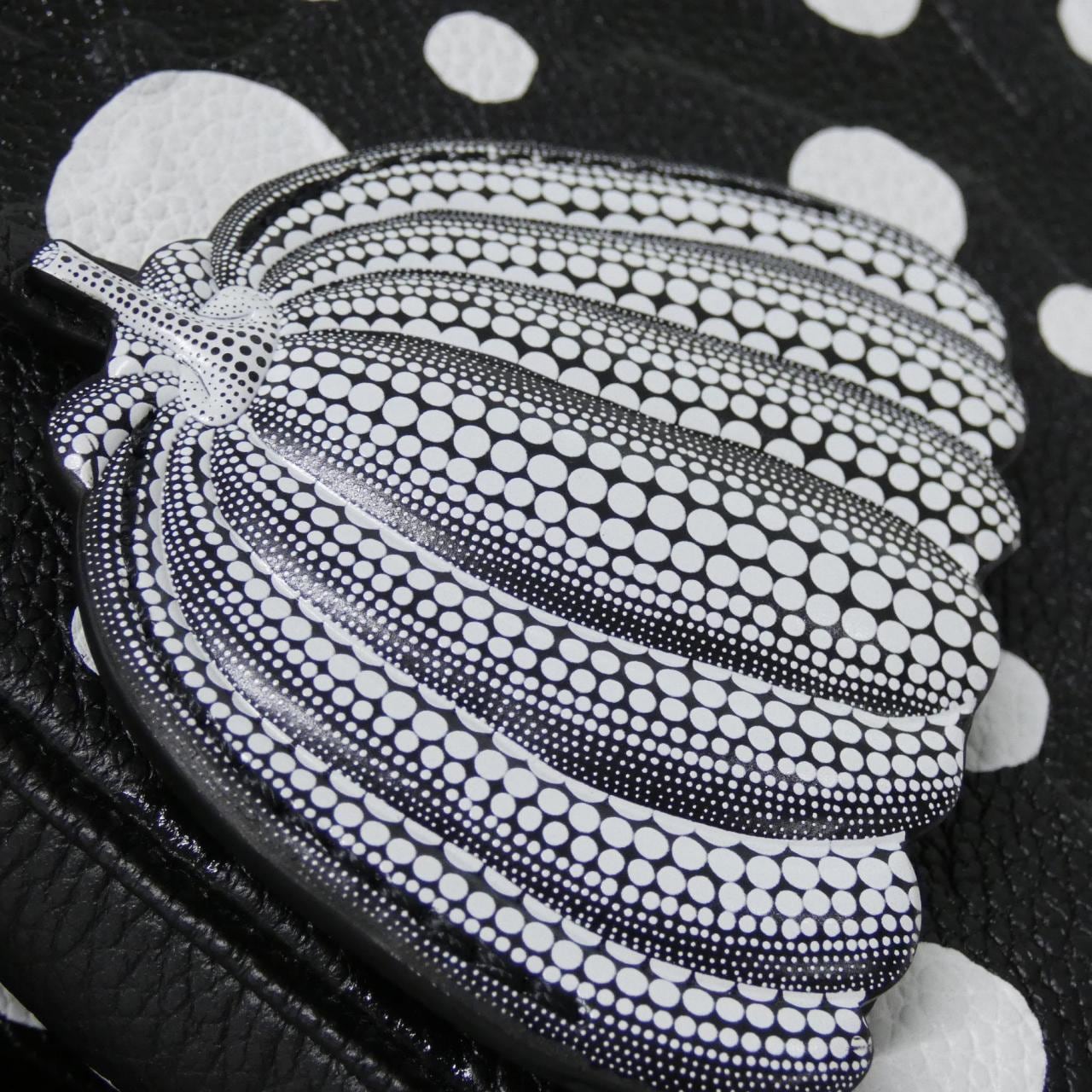 Louis_Vuitton_Monogram_Empreinte_LV_x_YK_Multi_Pochette_Accessoires_M46410_Shoulder_Bag_5