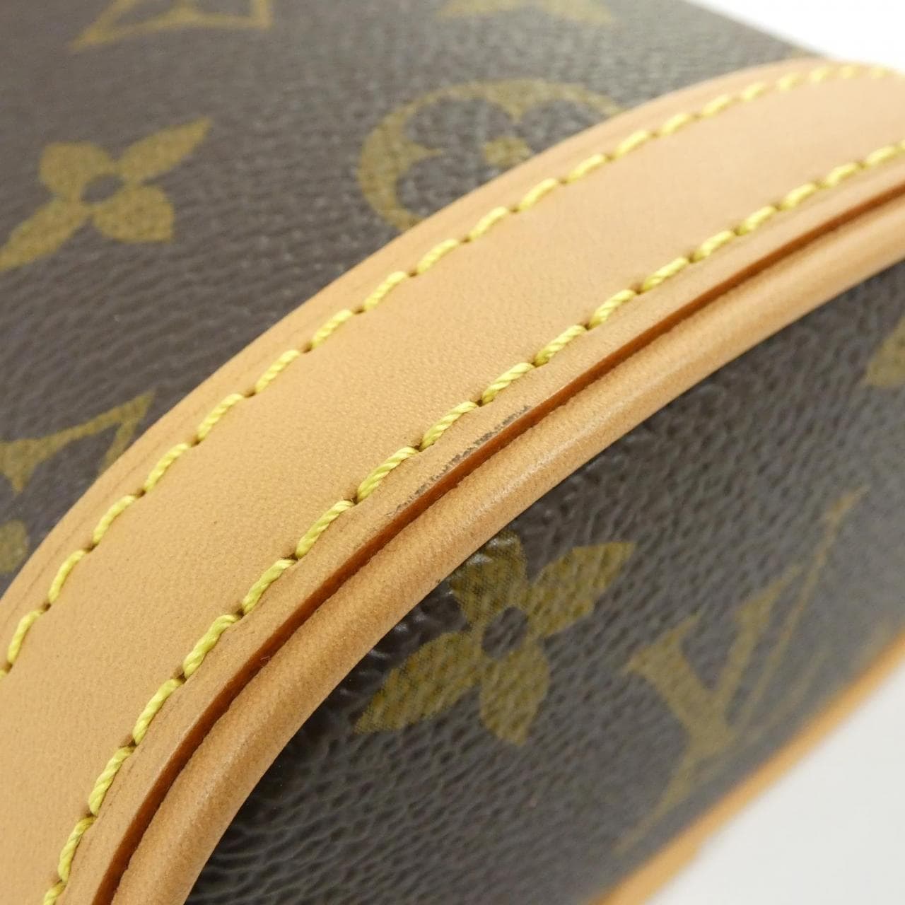 Louis_Vuitton_Monogram_Fold_Me_Pouch_M80874_Accessory_Pouch_3