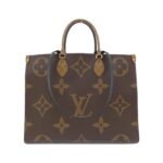 Louis_Vuitton_Monogram_Giant_OnTheGo_GM_M44576_Bag_1