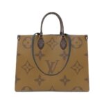 Louis_Vuitton_Monogram_Giant_OnTheGo_GM_M44576_Bag_2