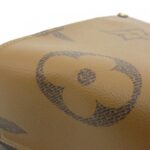 Louis_Vuitton_Monogram_Giant_OnTheGo_GM_M45320_Bag_2