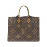 Louis_Vuitton_Monogram_Giant_Onthego_GM_M45320_Bag_1