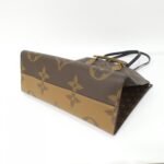 Louis_Vuitton_Monogram_Giant_Onthego_GM_M45320_Bag_3
