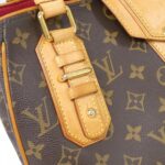 Louis_Vuitton_Monogram_Greet_M55210_Bag_5