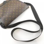 Louis_Vuitton_Monogram_Macassar_Magnetic_Messenger_M45557_肩背袋_5