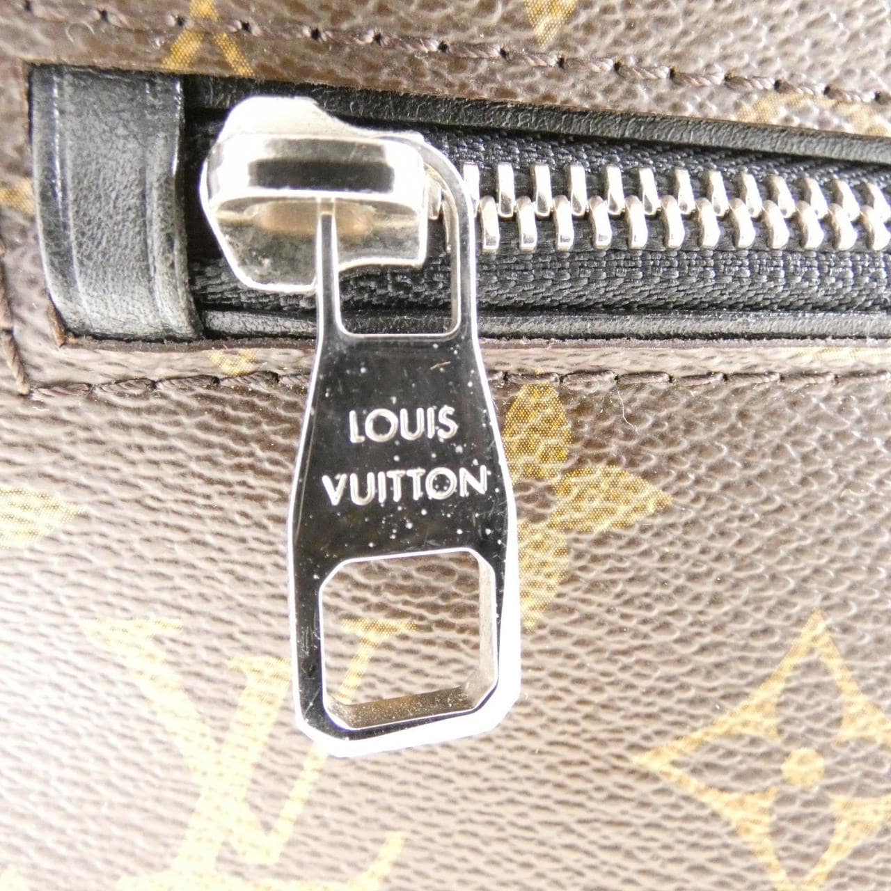 Louis_Vuitton_Monogram_Makassar_Torres_PM_M40635_Shoulder_Bag_3