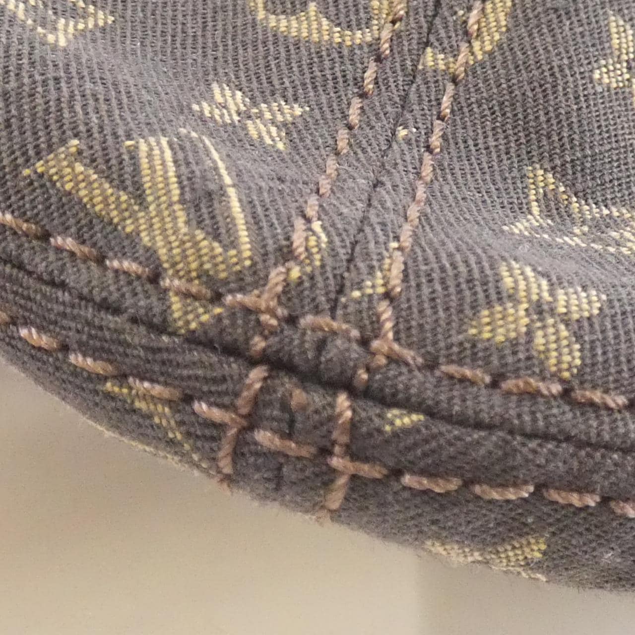 Louis_Vuitton_Monogram_Mini_Lin_Manon_PM_M95621_Shoulder_Bag_2