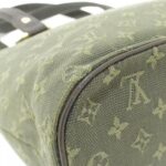 Louis_Vuitton_Monogram_Mini_Lucie_PM_M92682_Shoulder_Bag_3