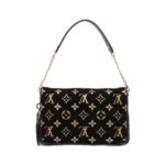 Louis_Vuitton_Monogram_Motard_Pochette_Câline_M93131_Shoulder_Bag_2