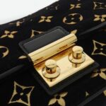 Louis_Vuitton_Monogram_Motard_Pochette_Câline_M93131_Shoulder_Bag_4