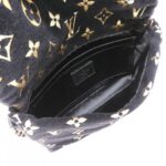 Louis_Vuitton_Monogram_Motard_Pochette_Câline_M93131_Shoulder_Bag_6