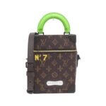 Louis_Vuitton_Monogram_N°7_Vertical_Box_Trunk_M59664_Bag_1