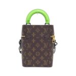 Louis_Vuitton_Monogram_N°7_Vertical_Box_Trunk_M59664_Bag_2