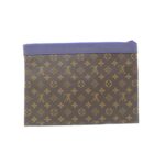 Louis_Vuitton_Monogram_Pacific_Pochette_Apollo_M63048_Bag_2