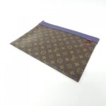 Louis_Vuitton_Monogram_Pacific_Pochette_Apollo_M63048_Bag_3