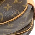 Louis_Vuitton_Monogram_Saumur_30cm_M42256_Shoulder_Bag_1