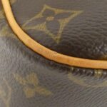 Louis_Vuitton_Monogram_Saumur_M42250_Shoulder_Bag_2