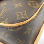 Louis_Vuitton_Monogram_Saumur_Shoulder_Bag_M42250_3