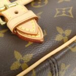 Louis_Vuitton_Monogram_Saumur_Shoulder_Bag_M42250_4