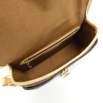 Louis_Vuitton_Monogram_Saumur_Shoulder_Bag_M42250_6