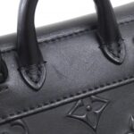 Louis_Vuitton_Monogram_Seal_Steamer_XS_M58707_Shoulder_Bag_4