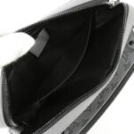 Louis_Vuitton_Monogram_Shadow_Trio_Messenger_M46603_肩背袋_4