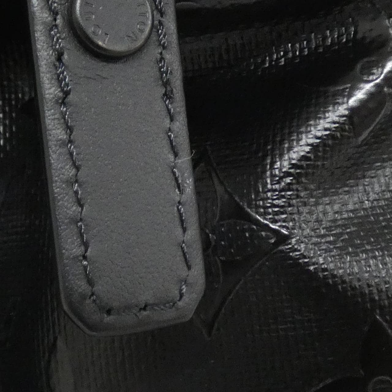 Louis_Vuitton_Monogram_Storm_LV_Ski_Hammock_Bag_M23790_肩背袋_4