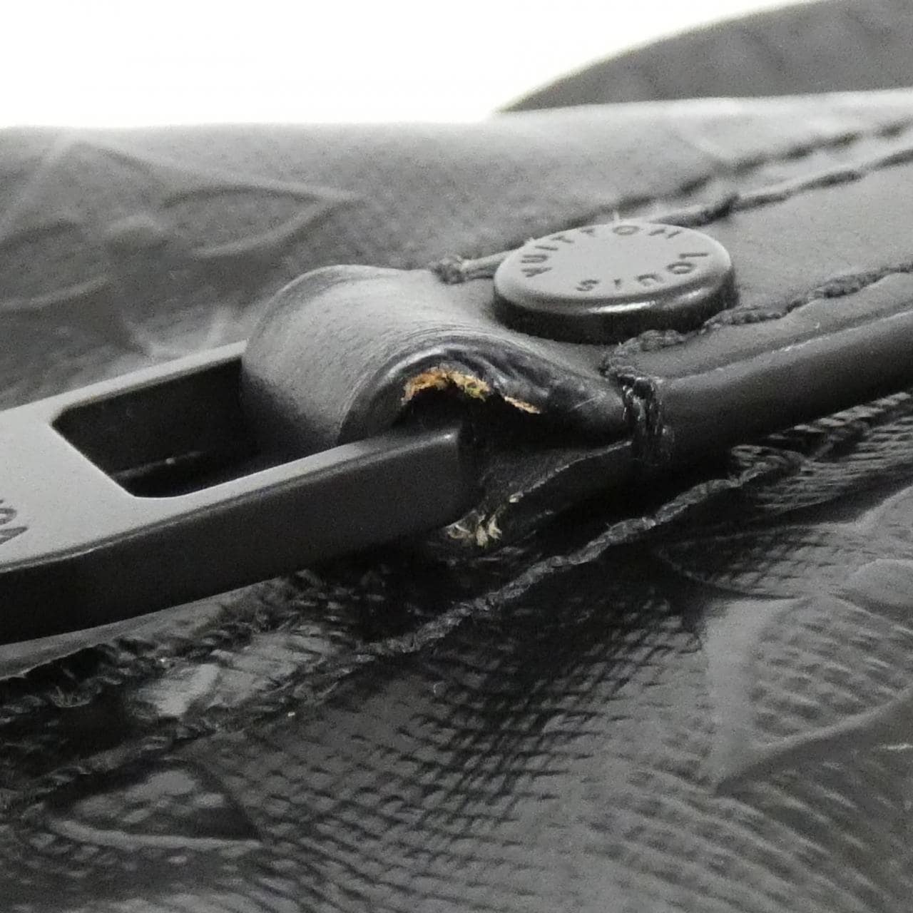 Louis_Vuitton_Monogram_Storm_LV_Ski_Hammock_Bag_M23790_肩背袋_5