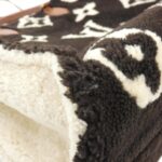 Louis_Vuitton_Monogram_Teddy_OnTheGo_GM_M55420_Bag_2