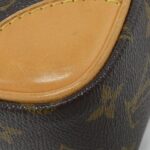 Louis_Vuitton_Monogram_Troca_2