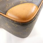 Louis_Vuitton_Monogram_Troca_Metro_30cm_M51272_Shoulder_Bag_2