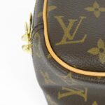 Louis_Vuitton_Monogram_Trouville_Bag_M42228_3