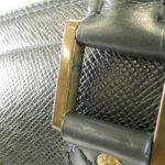 Louis_Vuitton_Taiga_Elanga_M30104_Boston_Bag_4