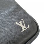 Louis_Vuitton_Taiga_Pochette_Cles_M30442_Second_Bag_6