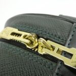 Louis_Vuitton_Taiga_Reporter_28cm_M30154_Shoulder_Bag_6