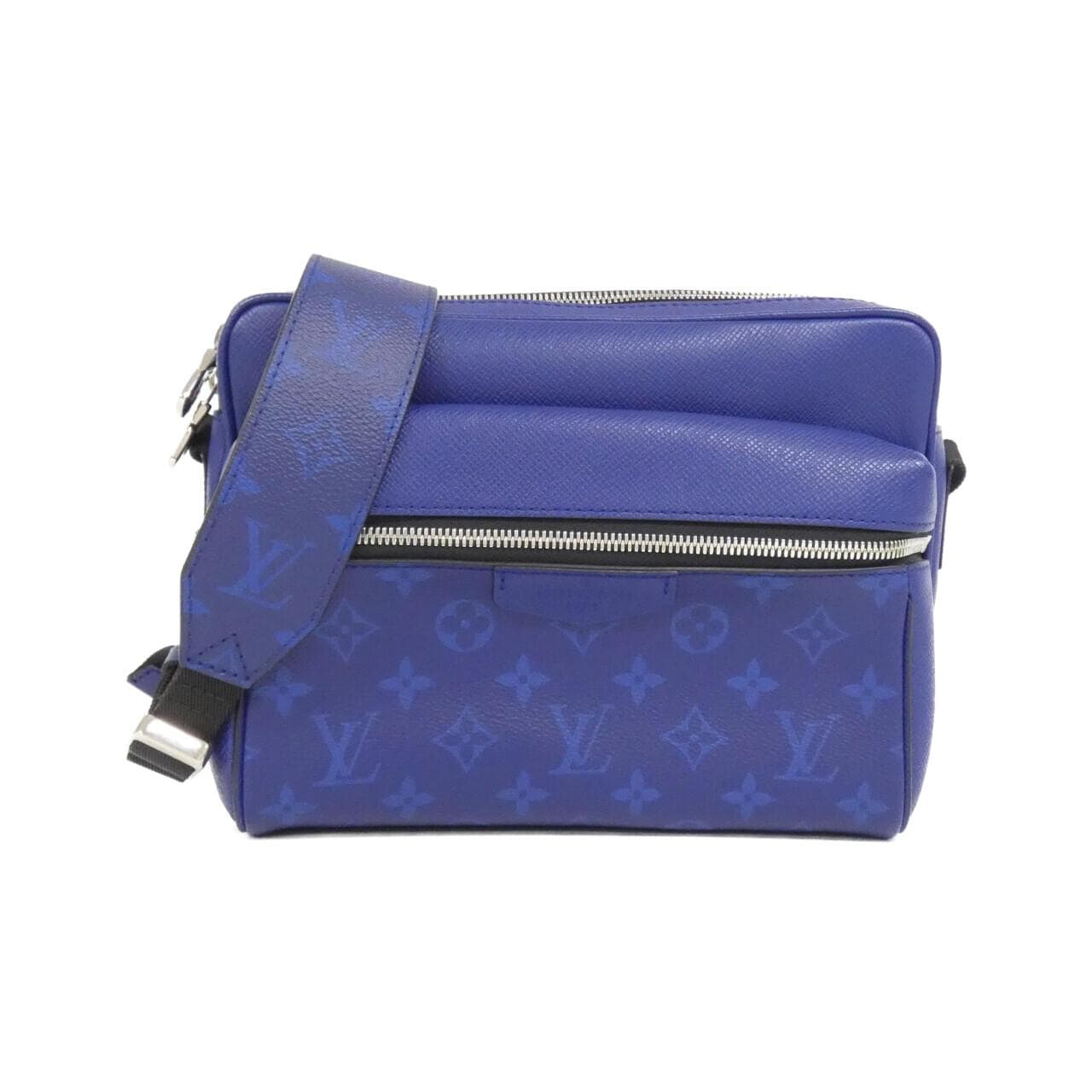 Louis_Vuitton_Tiger_Lama_Outdoor_Messenger_PM_M30242_Shoulder_Bag_1