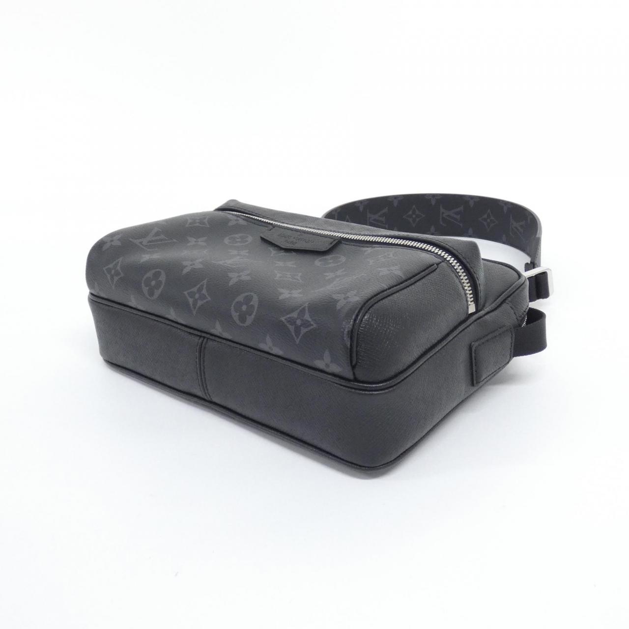 Louis_Vuitton_Tigerama_Outdoor_Messenger_PM_Shoulder_Bag_M30233_3