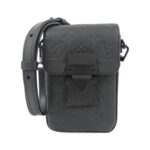 Louis_Vuitton_Triana_Monogram_S-Lock_Vertical_Wearable_Wallet_M81524_Shoulder_Bag_1