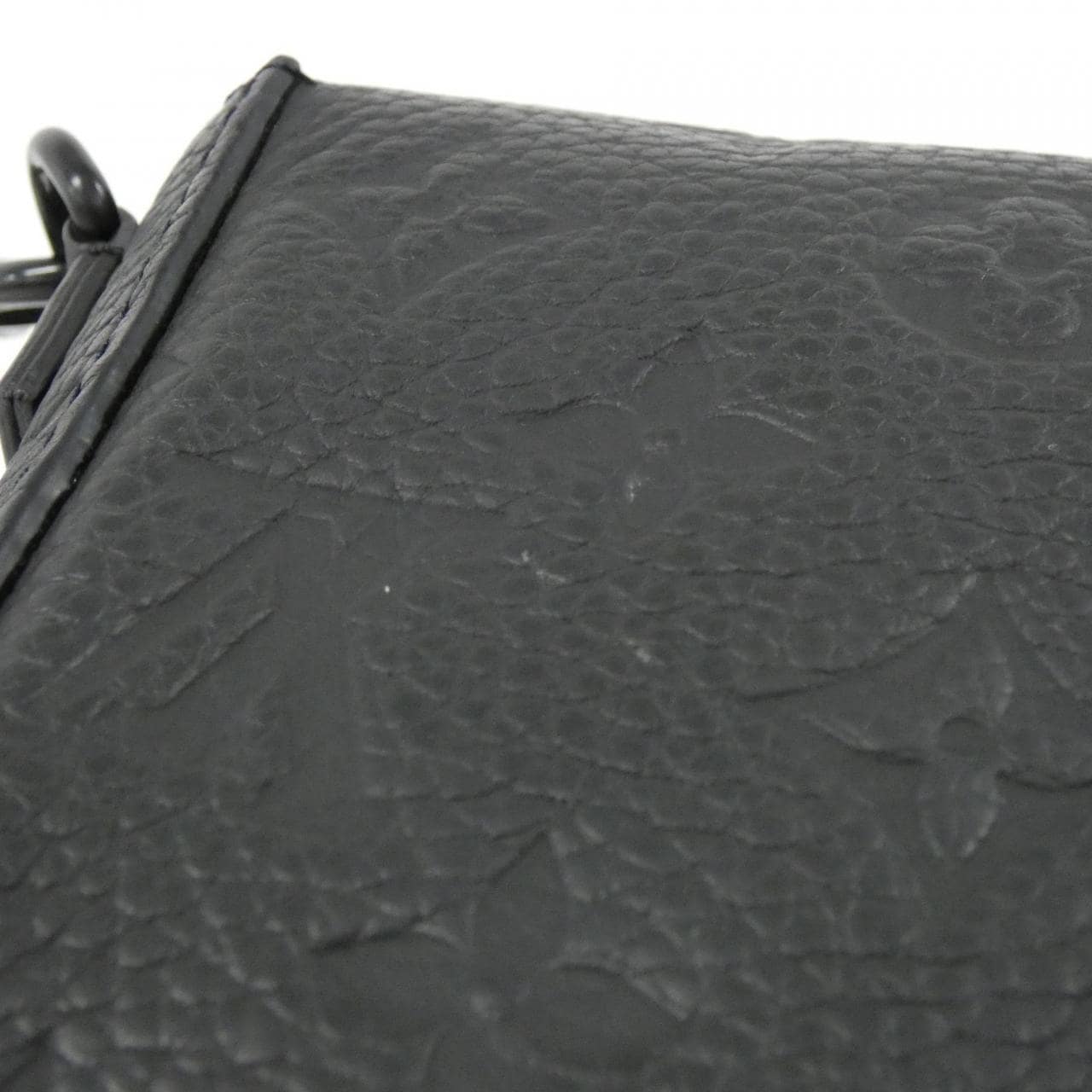 Louis_Vuitton_Triana_Monogram_S-Lock_Vertical_Wearable_Wallet_M81524_Shoulder_Bag_6