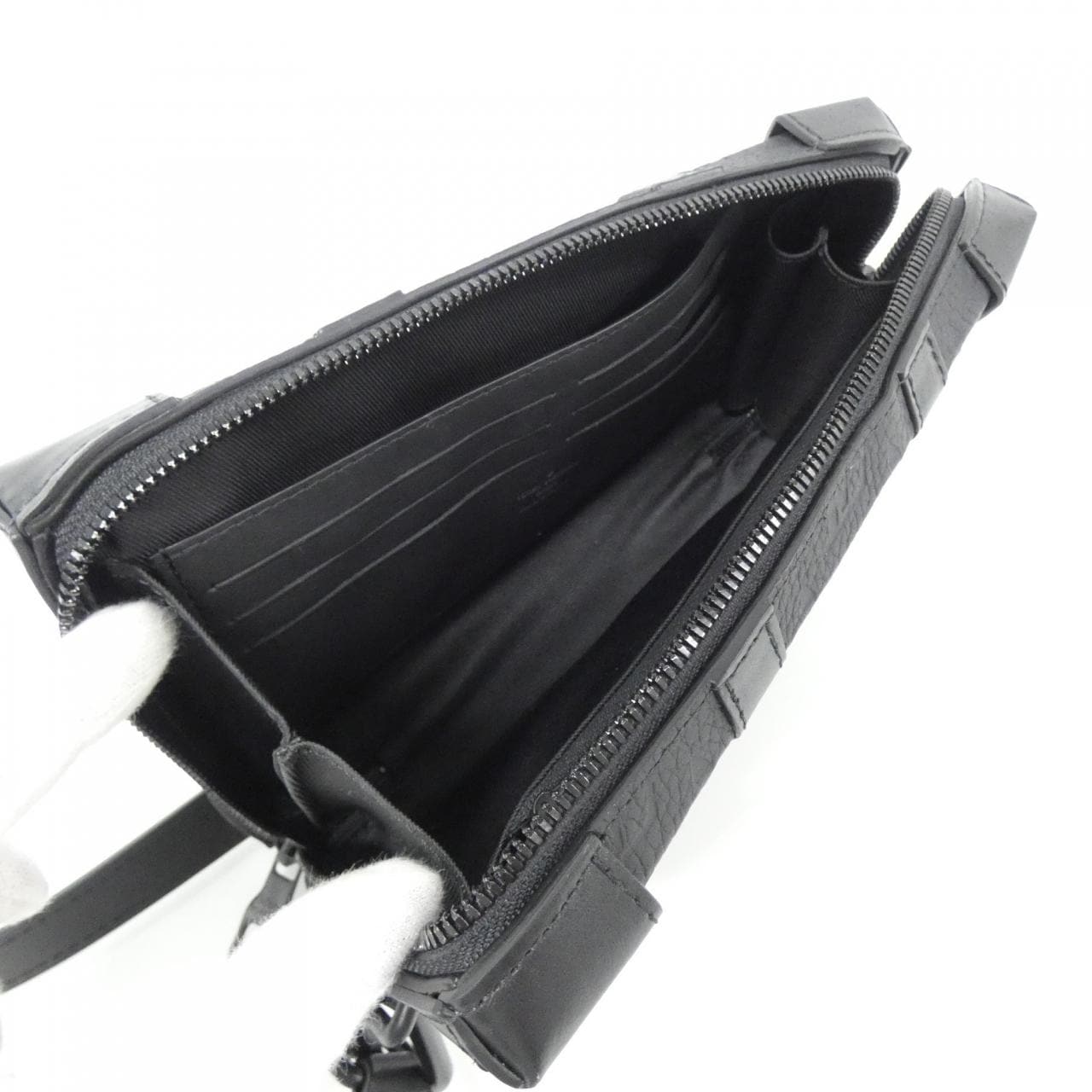 Louis_Vuitton_Triana_Monogram_Soft_Trunk_Wallet_M80224_Shoulder_Bag_6