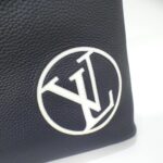 Louis_Vuitton_Trillion_LV_Circle_Eastside_Tote_M53428_Bag_7
